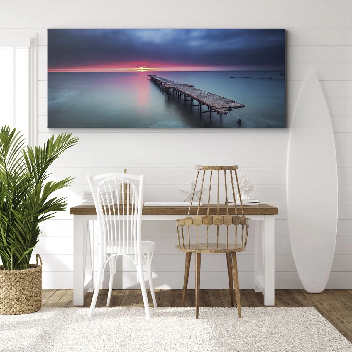 Bild auf Leinwand - Leinwandbild - Ein Holzsteg, der bei Sonnenuntergang direkt aufs Meer hinausführt - 120x50cm - Zwischen Himmel und Erde - Moderne Wanddekoration für Wohnzimmer und Schlafzimmer ARTTOR