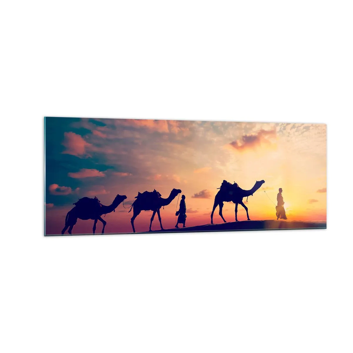 Glasbild - Bild auf glas - Eine Karawane von Kamelen wandert bei Sonnenuntergang durch die Wüste - 140x50cm - Der geheimnisvolle Geist des Orients - Moderne Wanddekoration für Wohnzimmer und Schlafzimmer ARTTOR