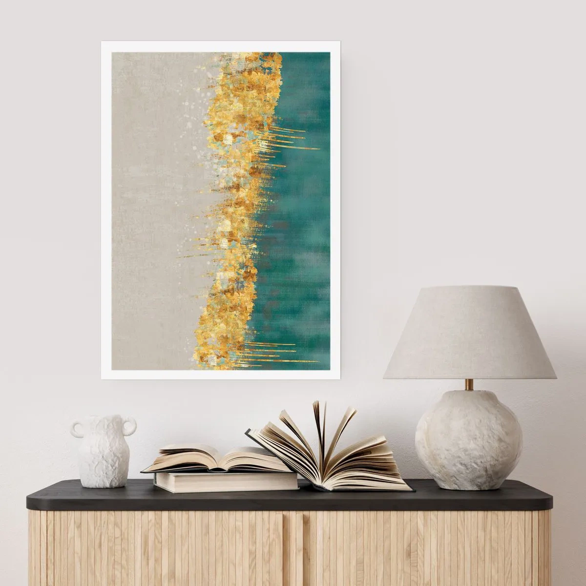 Poster - Eine abstrakte Komposition aus Gold, Beige und Grün - 50x70cm - Goldener Rand - Moderne Wanddekoration für Wohnzimmer und Schlafzimmer ARTTOR