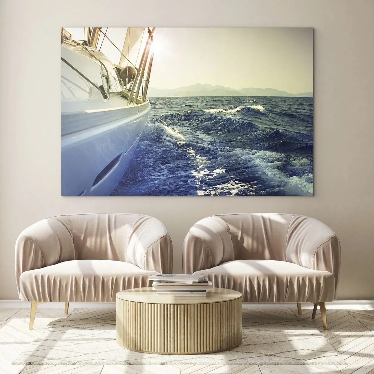 Glasbild - Bild auf glas - Ein Segelboot auf ruhiger See im Licht der untergehenden Sonne - 70x50cm - Auf ins Abenteuer - Moderne Wanddekoration für Wohnzimmer und Schlafzimmer ARTTOR