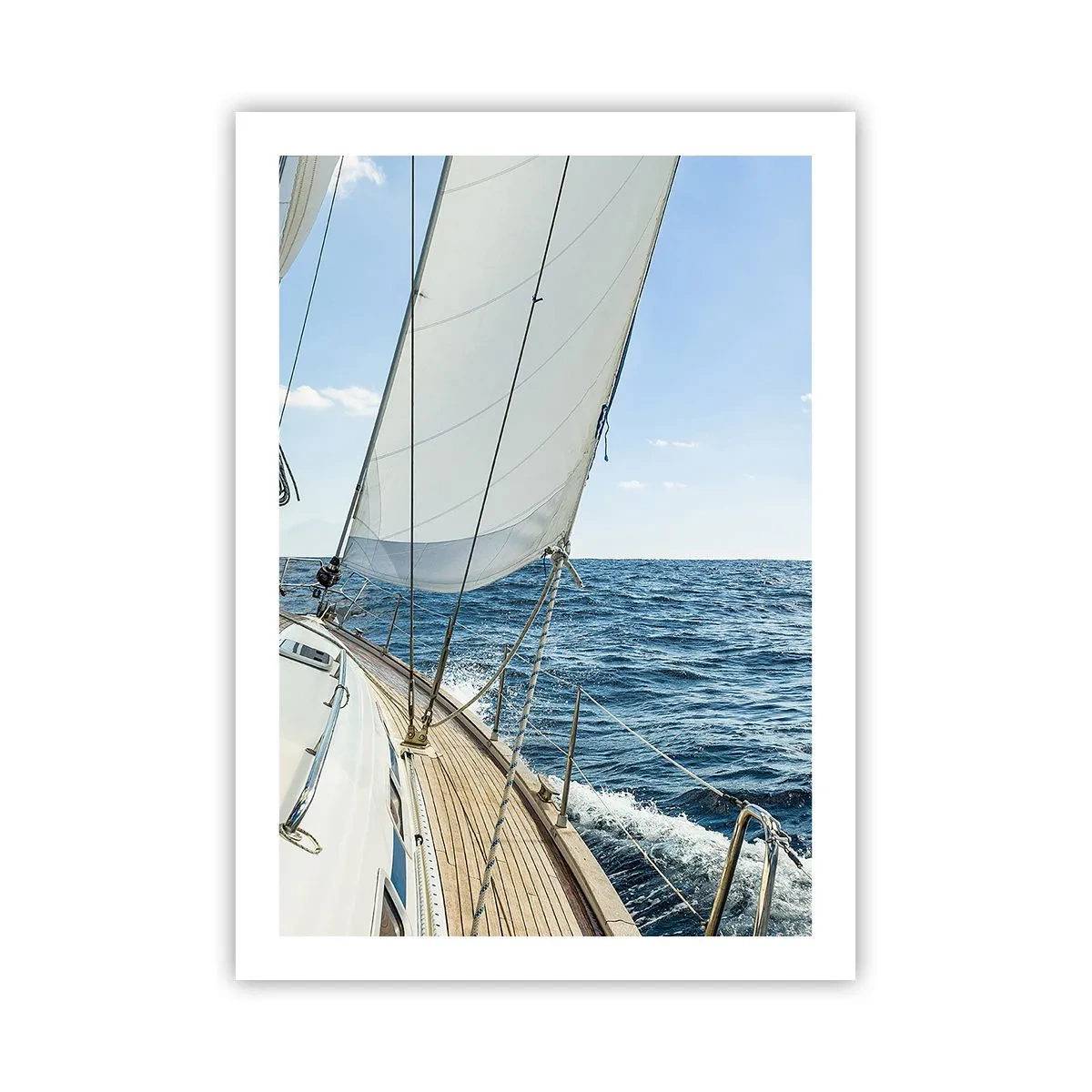 Poster - Ein Segelboot auf hoher See an einem sonnigen Tag - 50x70cm - Ahoi, Abenteuer - Moderne Wanddekoration für Wohnzimmer und Schlafzimmer ARTTOR