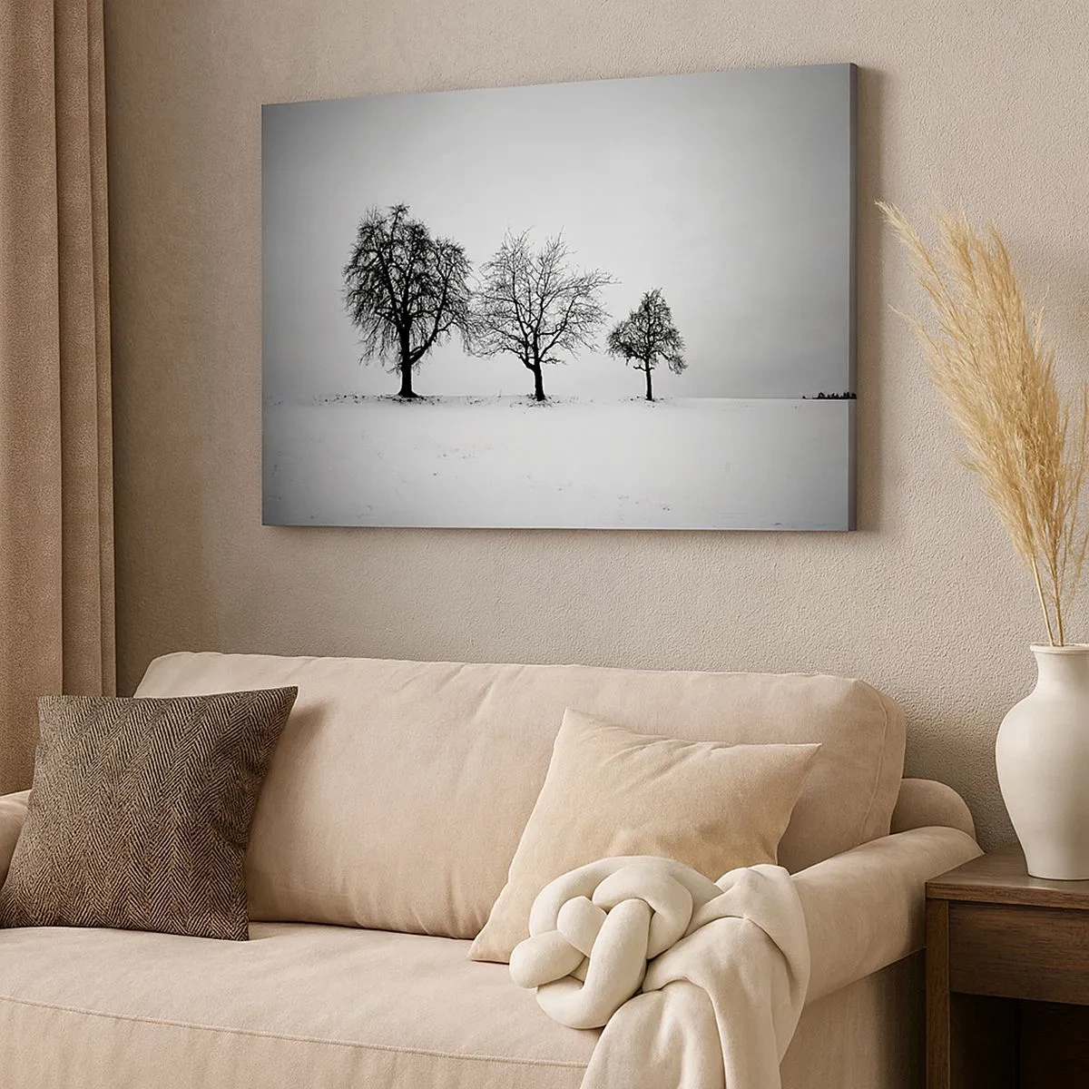 Bild auf Leinwand - Leinwandbild - Drei Bäume auf einem schneebedeckten Feld im monochromen Stil - 70x50cm - Wovon träumen sie? - Moderne Wanddekoration für Wohnzimmer und Schlafzimmer ARTTOR