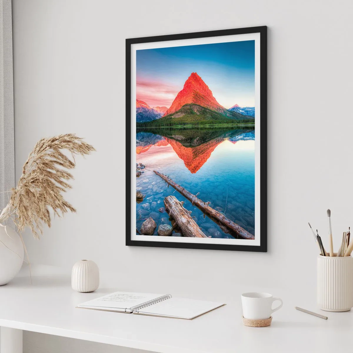 Poster in einem schwarzem Rahmen - Ein Berg, der sich in einem ruhigen See spiegelt - 50x70cm - Hitze und Kälte - Moderne Wanddekoration für Wohnzimmer und Schlafzimmer ARTTOR