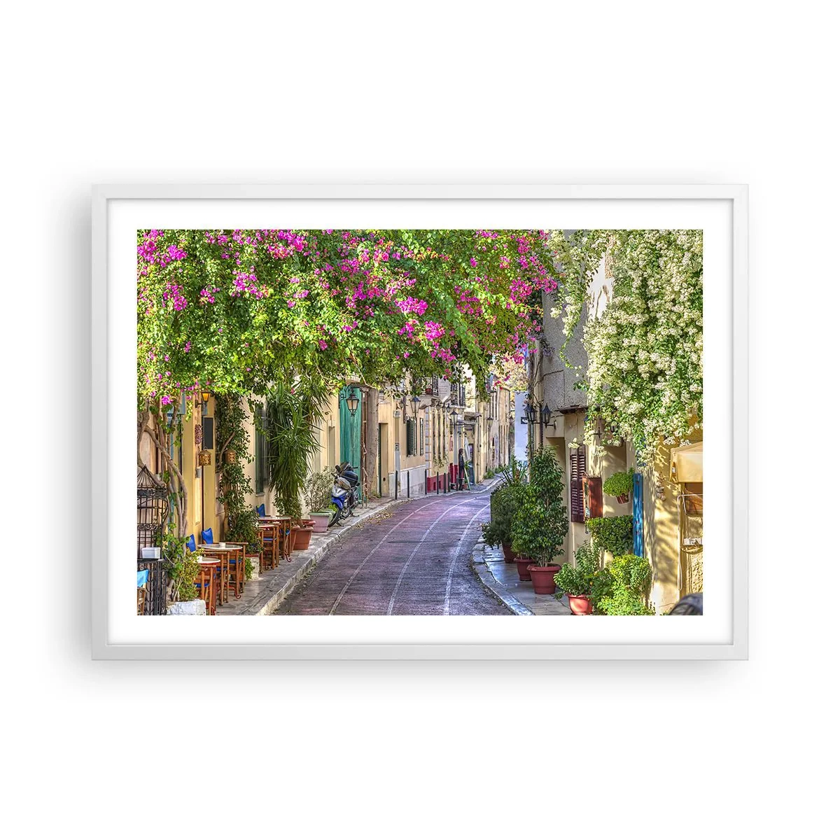 Poster in einem weißen Rahmen - Blühende Gasse - 70x50 cm