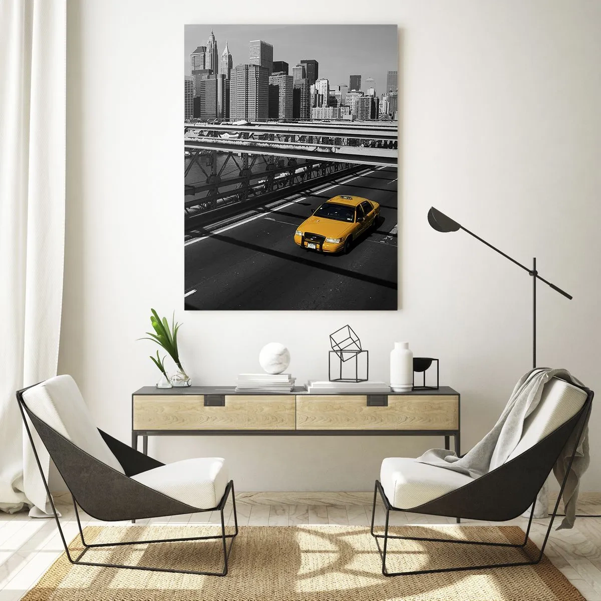 Glasbild - Bild auf glas - Ein gelbes Taxi auf einer Brücke mit Blick auf Manhattan - 50x70cm - Die Farbe einer Großstadt - Moderne Wanddekoration für Wohnzimmer und Schlafzimmer ARTTOR
