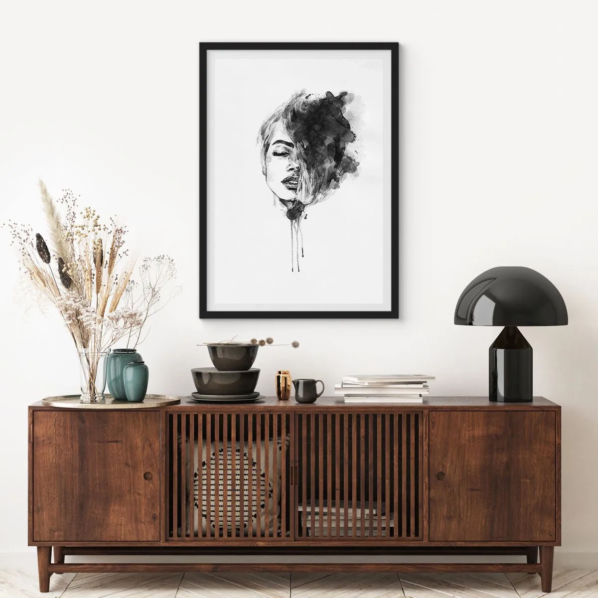 Poster in einem schwarzem Rahmen - Porträt einer Frau in Schwarz-Weiß-Aquarell - 50x70cm - Wovon träumt das Mädchen - Moderne Wanddekoration für Wohnzimmer und Schlafzimmer ARTTOR