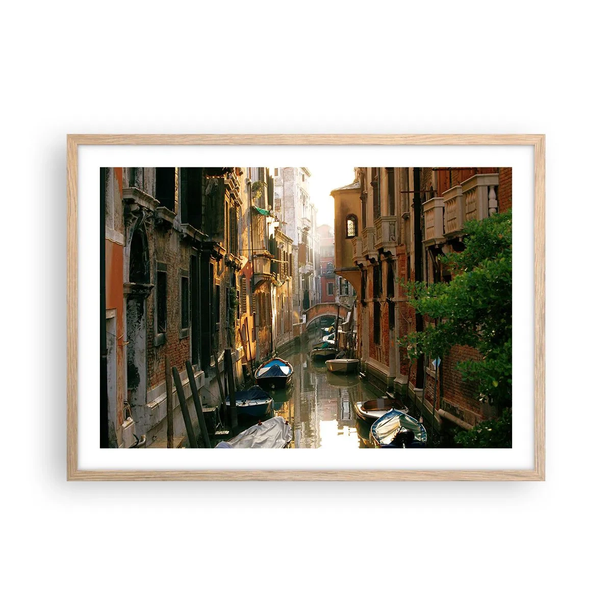 Poster in einem Rahmen aus heller Eiche - In einer venezianischen Gasse - 70x50 cm