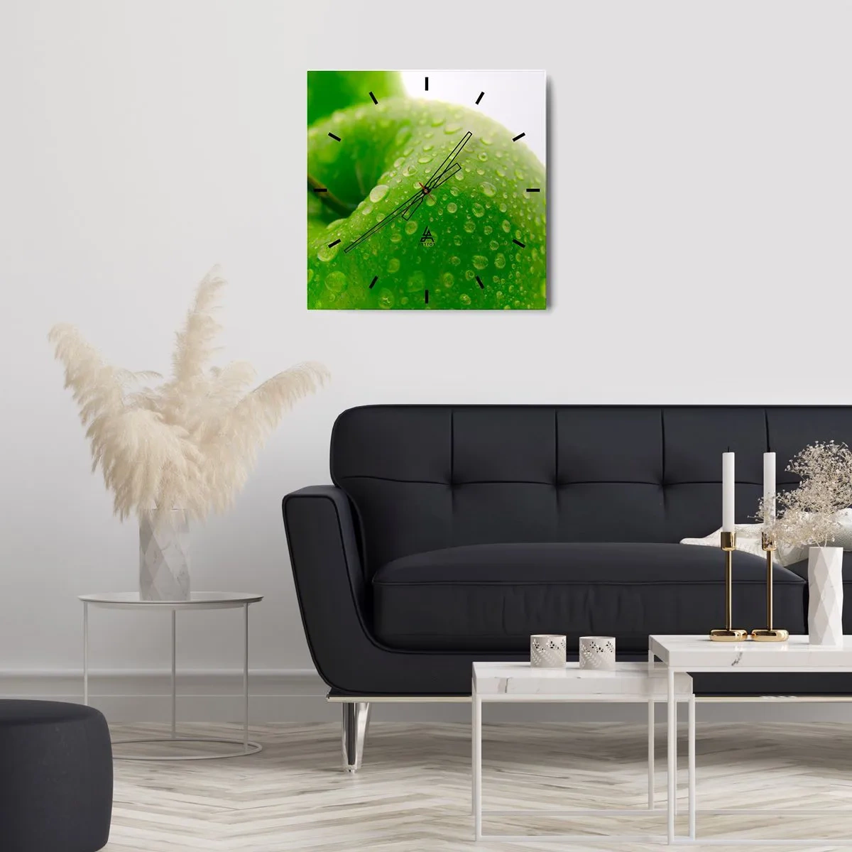 Wanduhr - Glasuhr - Nahaufnahme eines grünen Apfels mit Wassertropfen - 30x30cm - Grüne kühle Frische - Moderne Wanddekoration für Wohnzimmer und Schlafzimmer ARTTOR