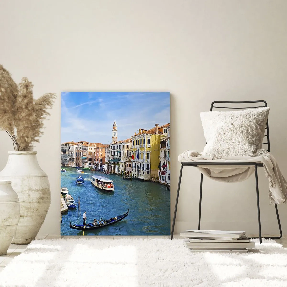 Glasbild - Bild auf glas - Ein Kanal in Venedig mit Gondeln und Booten auf dem Wasser - 50x70cm - Der einzigartige Verkehr der Welt - Moderne Wanddekoration für Wohnzimmer und Schlafzimmer ARTTOR