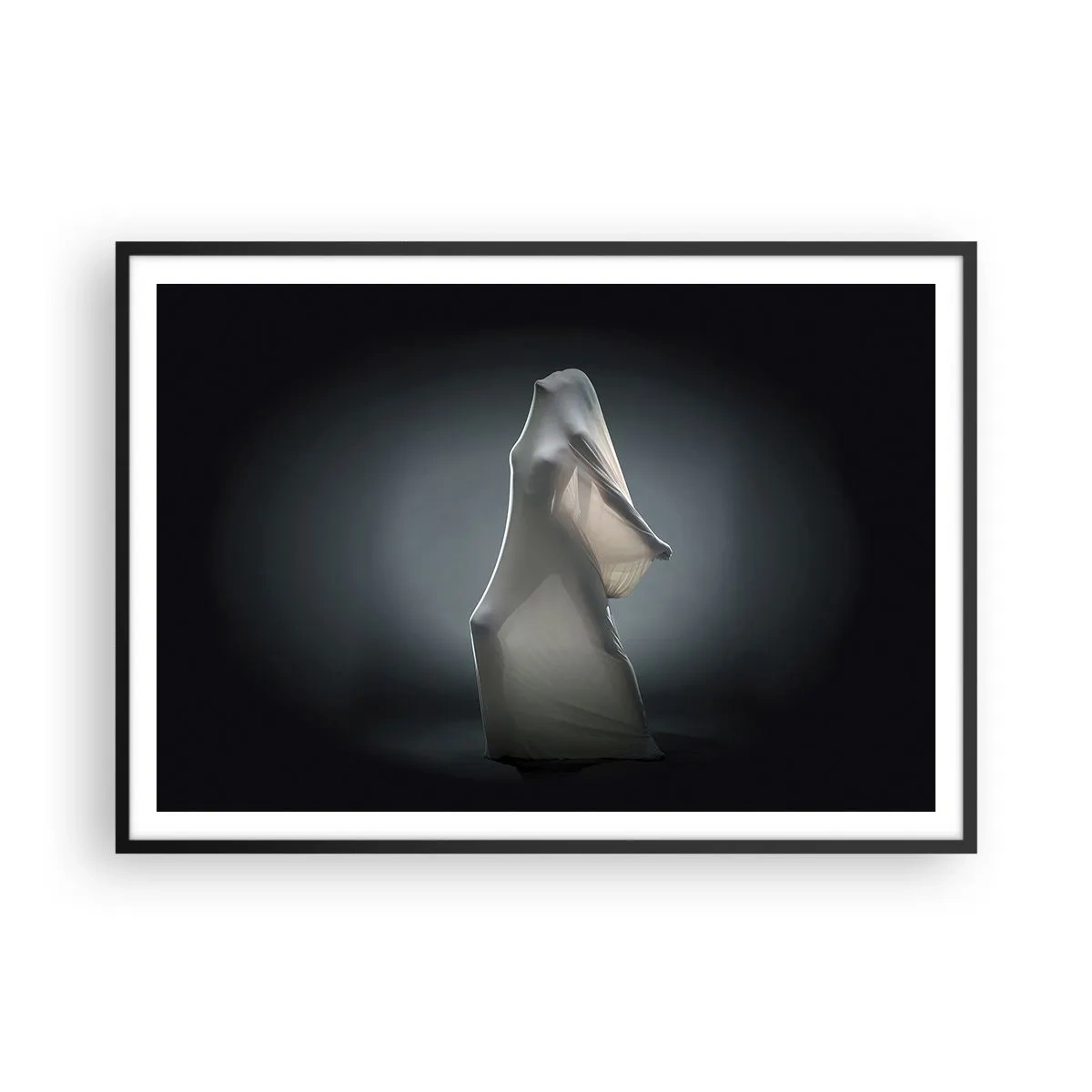 Poster in einem schwarzem Rahmen - Eine Figur aus weißem Stoff auf dunklem Hintergrund - 100x70cm - Versteckte Wünsche - Moderne Wanddekoration für Wohnzimmer und Schlafzimmer ARTTOR