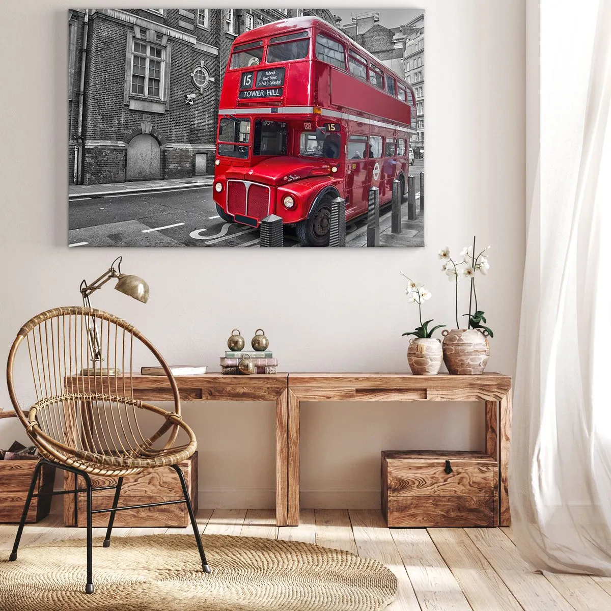 Bild auf Leinwand - Leinwandbild - Ein roter Doppeldeckerbus in London vor der Kulisse klassischer Architektur - 100x70cm - Immer gleich - Moderne Wanddekoration für Wohnzimmer und Schlafzimmer ARTTOR