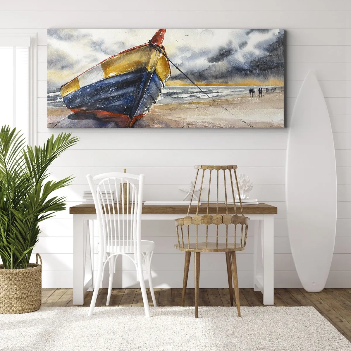 Bild auf Leinwand - Leinwandbild - Ein malerisches Boot am Strand unter einem bewölkten Himmel - 120x50cm - Erholung am Ufer - Moderne Wanddekoration für Wohnzimmer und Schlafzimmer ARTTOR