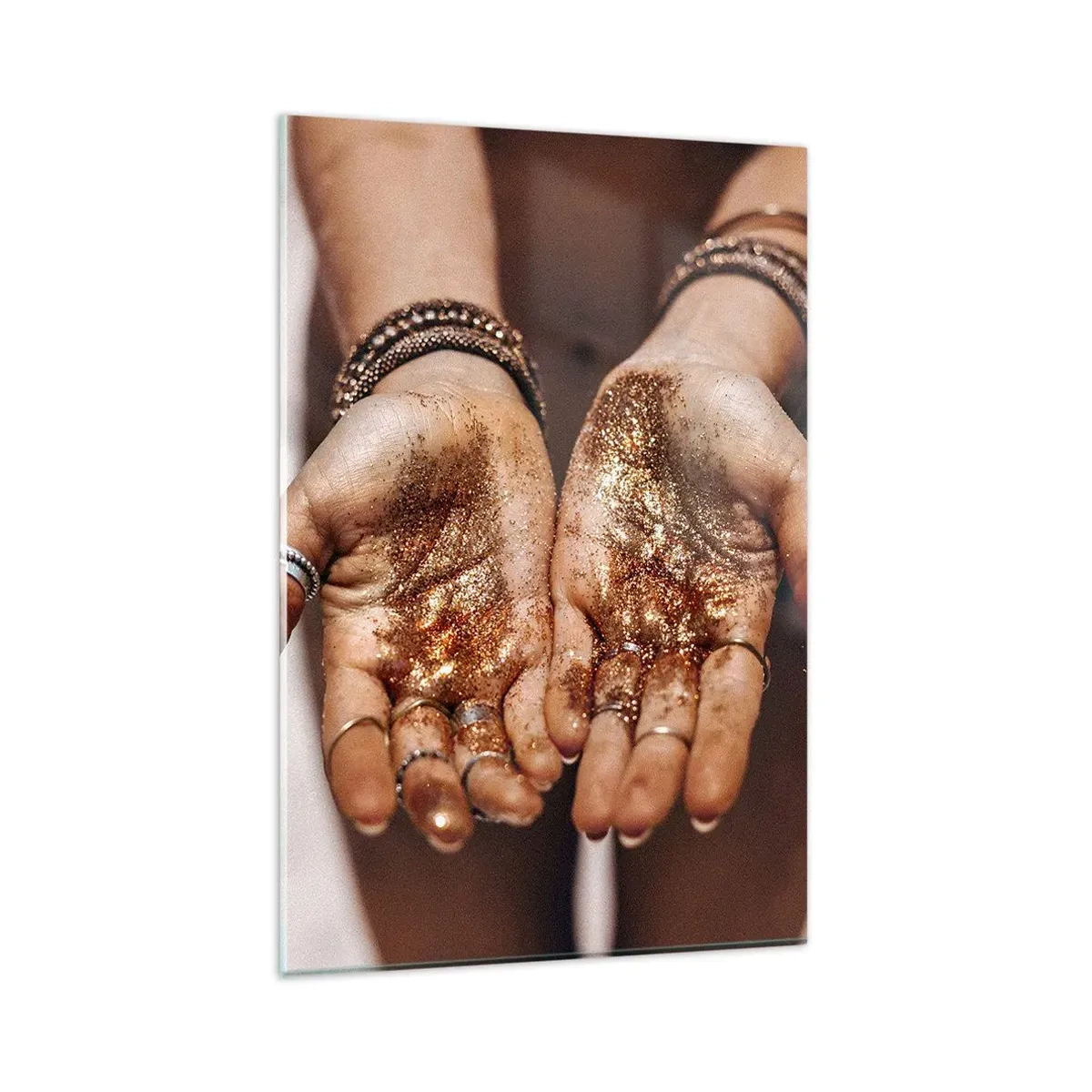 Glasbild - Bild auf glas - Nahaufnahme von Händen mit Glitzer in warmen Farbtönen - 80x120cm - Ein Geschenk für dich - Moderne Wanddekoration für Wohnzimmer und Schlafzimmer ARTTOR