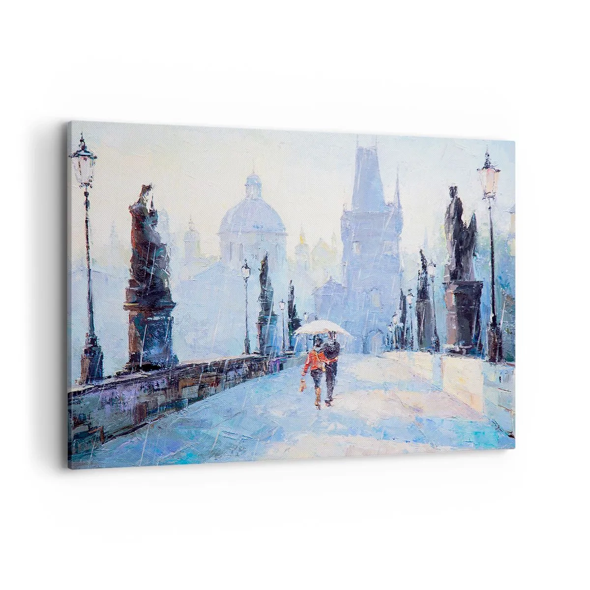 Bild auf Leinwand - Leinwandbild - Romantisches Paar auf einer Brücke im Regen, eine malerische Szene - 100x70cm - Der Regen muss uns verzaubert haben - Moderne Wanddekoration für Wohnzimmer und Schlafzimmer ARTTOR