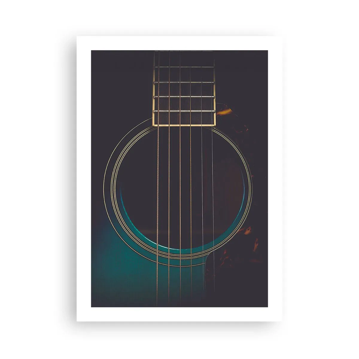 Poster - Eine künstlerische Nahaufnahme der Resonanzdecke einer Akustikgitarre. - 50x70cm - Einen Moment bevor es ertönt - Moderne Wanddekoration für Wohnzimmer und Schlafzimmer ARTTOR