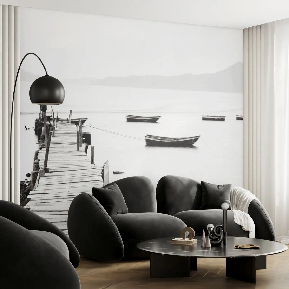 Fototapete Premium Sand - Holzsteg und Boote auf einem ruhigen See - 100x70cm - Ruhig und sauber über dem Wasser - Moderne Wanddekoration für Wohnzimmer und Schlafzimmer ARTTOR