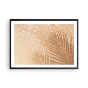Poster in einem schwarzem Rahmen - Der Schatten einer Palme auf dem Sand mit einem zarten Wellenmuster - 70x50cm - Der Schatten eines heißen Sommers - Moderne Wanddekoration für Wohnzimmer und Schlafzimmer ARTTOR