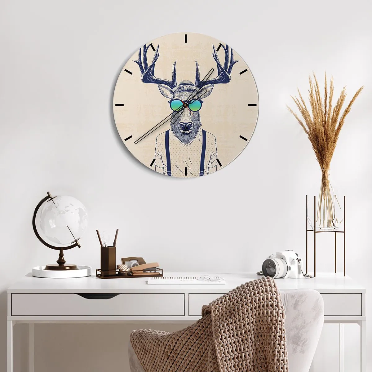 Wanduhr - Glasuhr - Hirsch mit Sonnenbrille im Hipster-Stil - 30x30cm - Wen hast du erwartet? - Moderne Wanddekoration für Wohnzimmer, Küche und Schlafzimmer ARTTOR