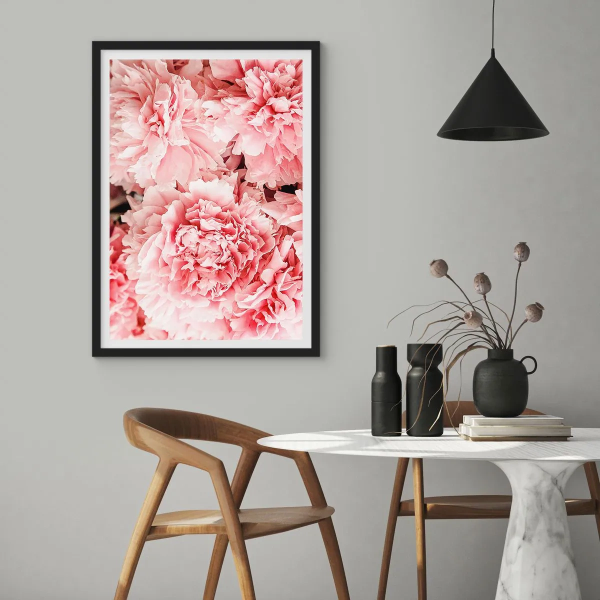 Poster in einem schwarzem Rahmen - Zarte rosa Pfingstrosen in voller Blüte - 50x70cm - Rosa Traum - Moderne Wanddekoration für Wohnzimmer und Schlafzimmer ARTTOR