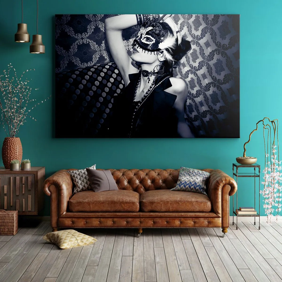 Bild auf Leinwand - Leinwandbild - Eine Frau mit einer venezianischen Maske vor einem Hintergrund aus kunstvollen Mustern. - 120x80cm - Dekorationen, Ornamente, Muster ... - Moderne Wanddekoration für Wohnzimmer und Schlafzimmer ARTTOR