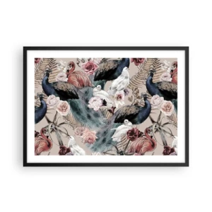 Poster in einem schwarzem Rahmen - Eine Landschaft mit Pfauenfedern, Rosen und Vögeln im romantischen Stil. - 70x50cm - Im Schlossgarten - Moderne Wanddekoration für Wohnzimmer und Schlafzimmer ARTTOR
