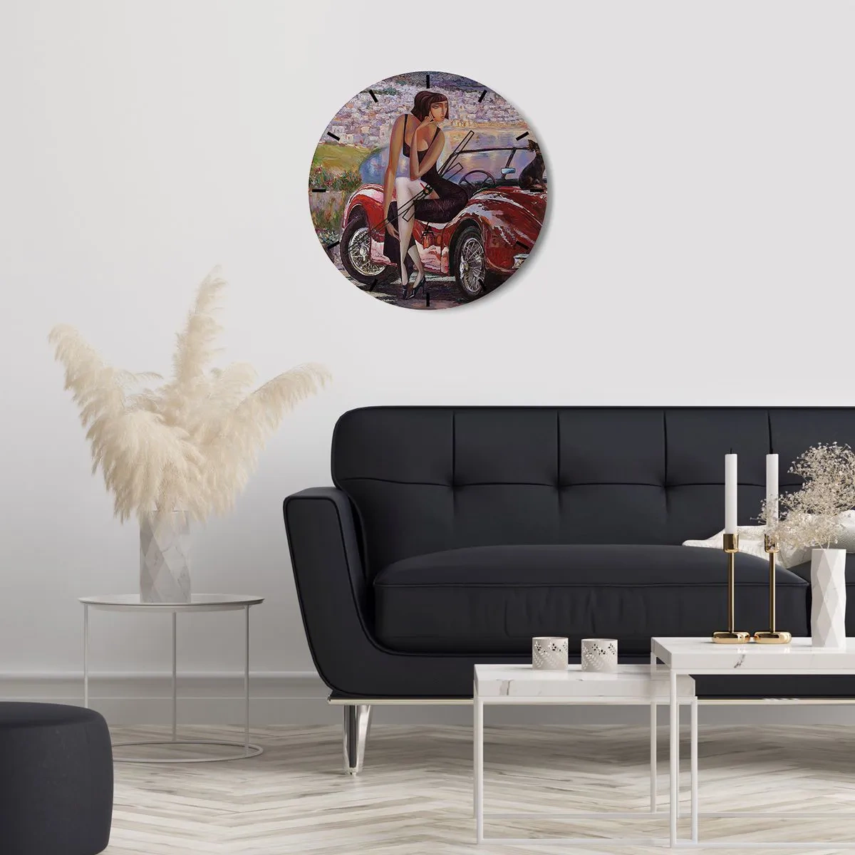 Wanduhr - Glasuhr - Eine Frau steht neben einem roten Oldtimer, im Hintergrund ist ein Fluss zu sehen. - 30x30cm - Sommer? Nur an der Riviera - Moderne Wanddekoration für Wohnzimmer, Küche und Schlafzimmer ARTTOR