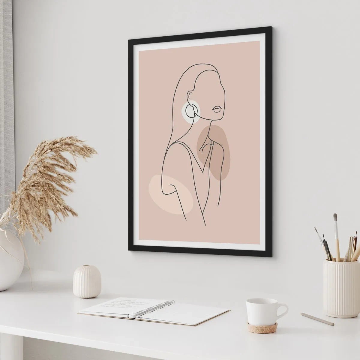 Poster in einem schwarzem Rahmen - Eine minimalistische Zeichnung einer Frau in pastellfarbenen Beigetönen. - 50x70cm - Mädchenhafte Ikone - Moderne Wanddekoration für Wohnzimmer und Schlafzimmer ARTTOR