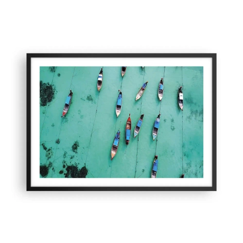 Poster in einem schwarzem Rahmen - Boote auf türkisfarbenem Wasser aus der Vogelperspektive - 70x50cm - In freudiger Erwartung - Moderne Wanddekoration für Wohnzimmer und Schlafzimmer ARTTOR