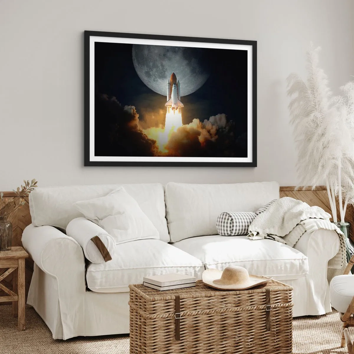 Poster in einem schwarzem Rahmen - Eine Rakete hebt vor dem Hintergrund eines Vollmonds ab, umgeben von dynamischen Wolken. - 70x50cm - Beginn eines überirdischen Abenteuers - Moderne Wanddekoration für Wohnzimmer und Schlafzimmer ARTTOR