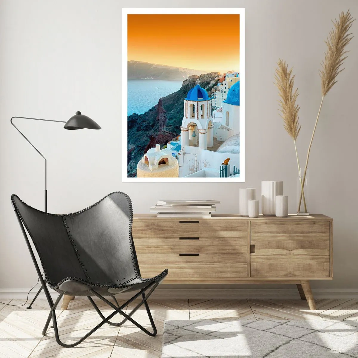 Poster - Santorini mit seinen weißen Häusern und blauen Kuppeln - 50x70cm - Santorini - an die Felsen gekuschelt - Moderne Wanddekoration für Wohnzimmer und Schlafzimmer ARTTOR