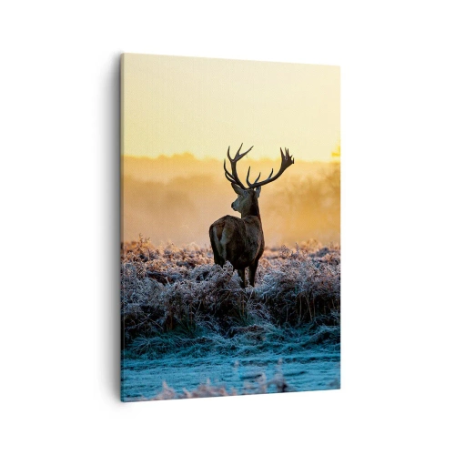 Bild auf Leinwand - Leinwandbild - Ein Reh auf einer frostigen Lichtung bei Sonnenaufgang - 50x70cm - Gekrönt auf seinem Besitz - Moderne Wanddekoration für Wohnzimmer und Schlafzimmer ARTTOR