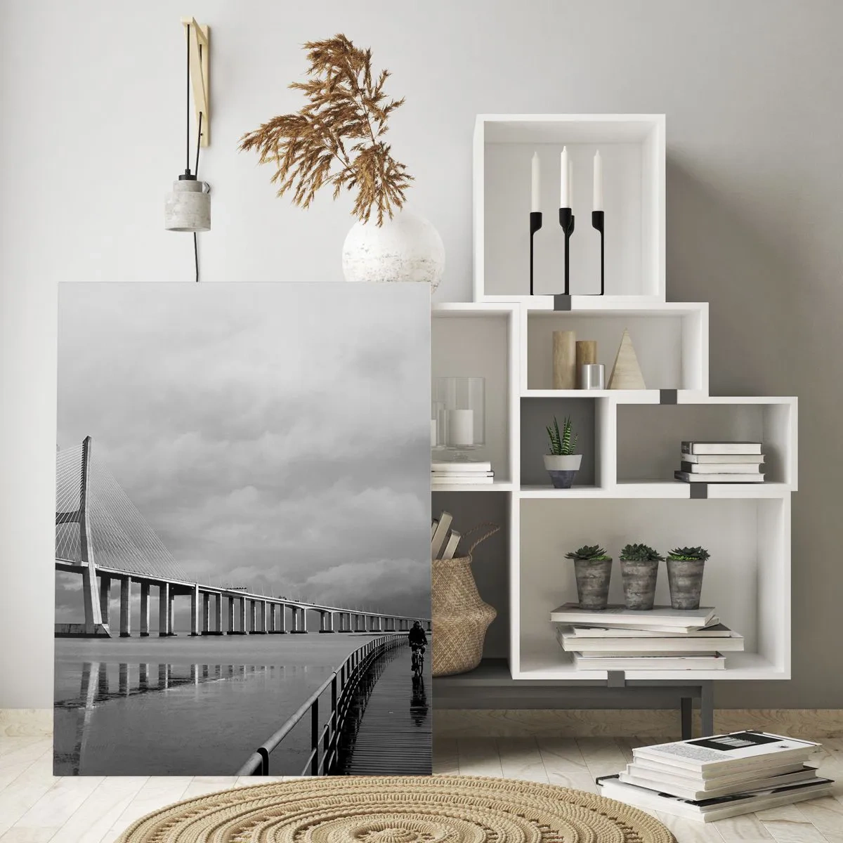 Glasbild - Bild auf glas - Eine Brücke in einer monochromen Landschaft mit einem Radfahrer - 50x70cm - Jedem das Verdiente - Moderne Wanddekoration für Wohnzimmer und Schlafzimmer ARTTOR