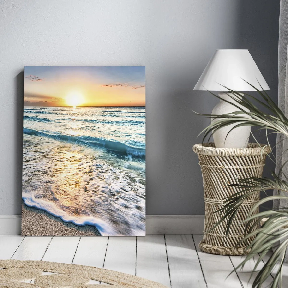 Bild auf Leinwand - Leinwandbild - Sonnenaufgang über einem ruhigen Strand mit Wellen - 80x120cm - Ein Blick lohnt sich - Moderne Wanddekoration für Wohnzimmer und Schlafzimmer ARTTOR