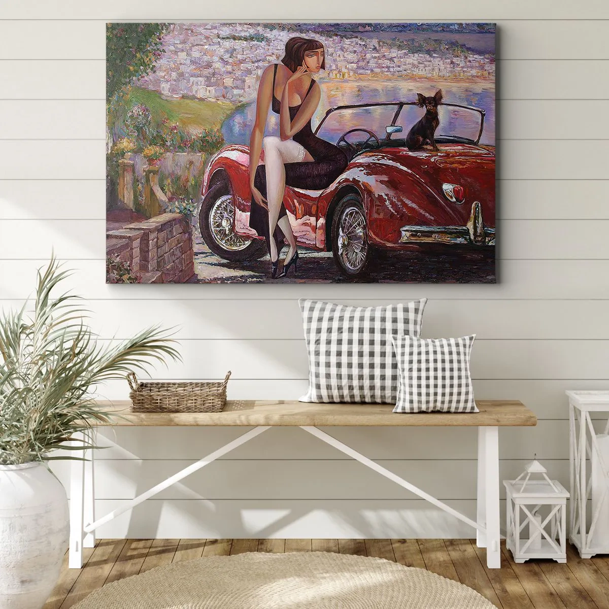 Bild auf Leinwand - Leinwandbild - Eine Frau neben einem roten Auto mit einer Stadt im Hintergrund - 70x50cm - Sommer? Nur an der Riviera - Moderne Wanddekoration für Wohnzimmer und Schlafzimmer ARTTOR