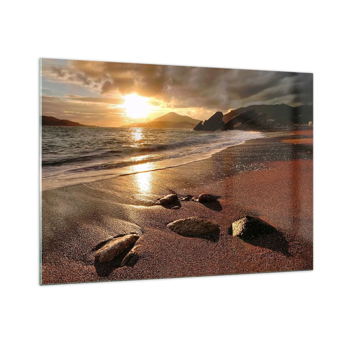 Glasbild - Bild auf glas - Sonnenuntergang über einem felsigen Strand und Hügeln - 100x70cm - Folge der Sonne zu den Hügeln - Moderne Wanddekoration für Wohnzimmer und Schlafzimmer ARTTOR