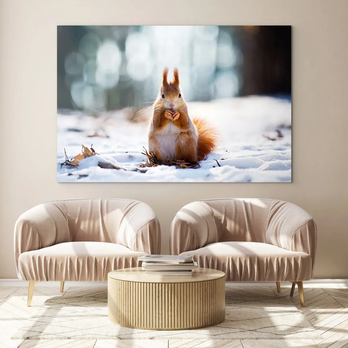 Glasbild - Bild auf glas - Eichhörnchen im Schnee mit einer Nuss im Winterwald - 120x80cm - Wo schaust du hin? - Moderne Wanddekoration für Wohnzimmer und Schlafzimmer ARTTOR