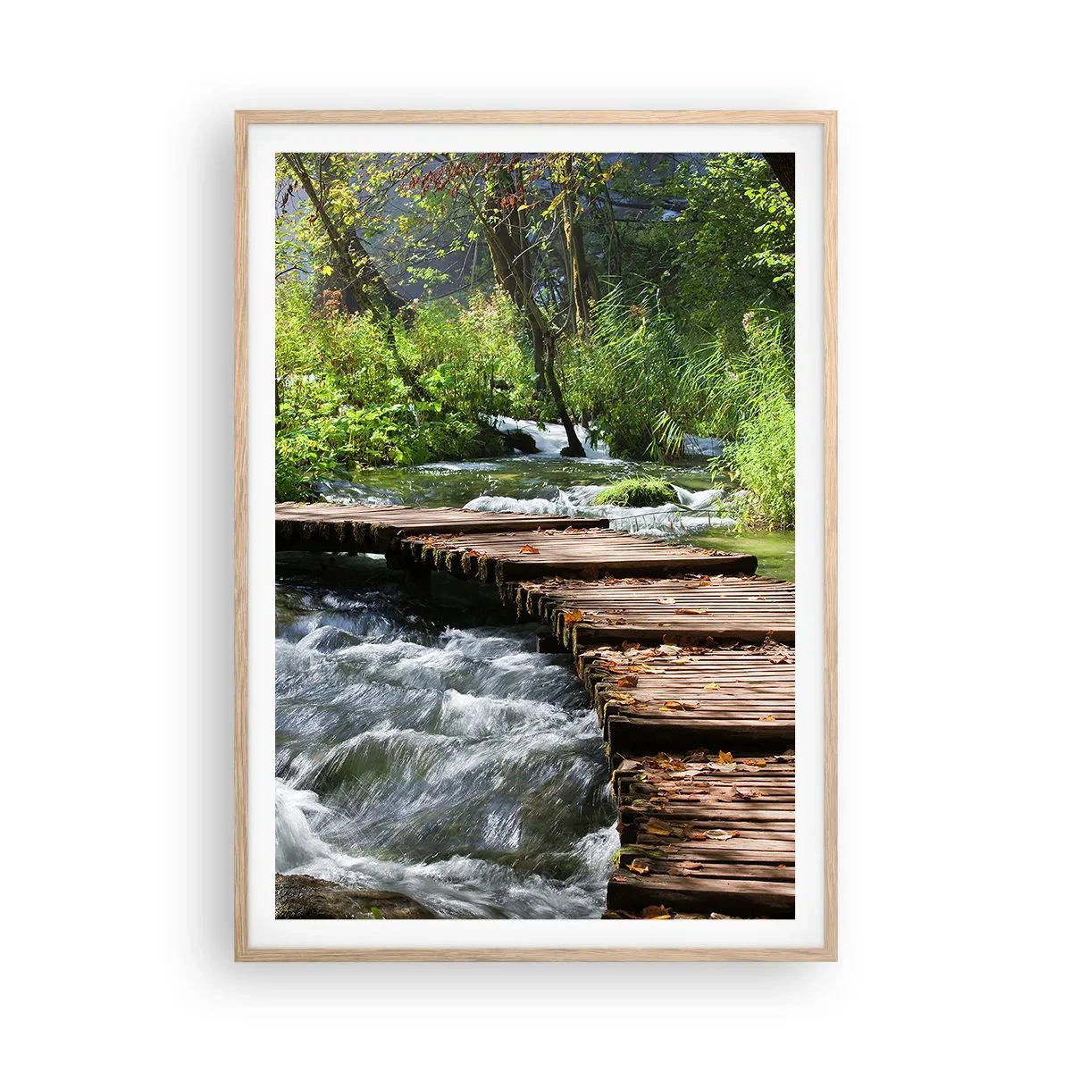 Poster in einem Rahmen aus heller Eiche - Über der schaumigen Kaskade - 70x100 cm