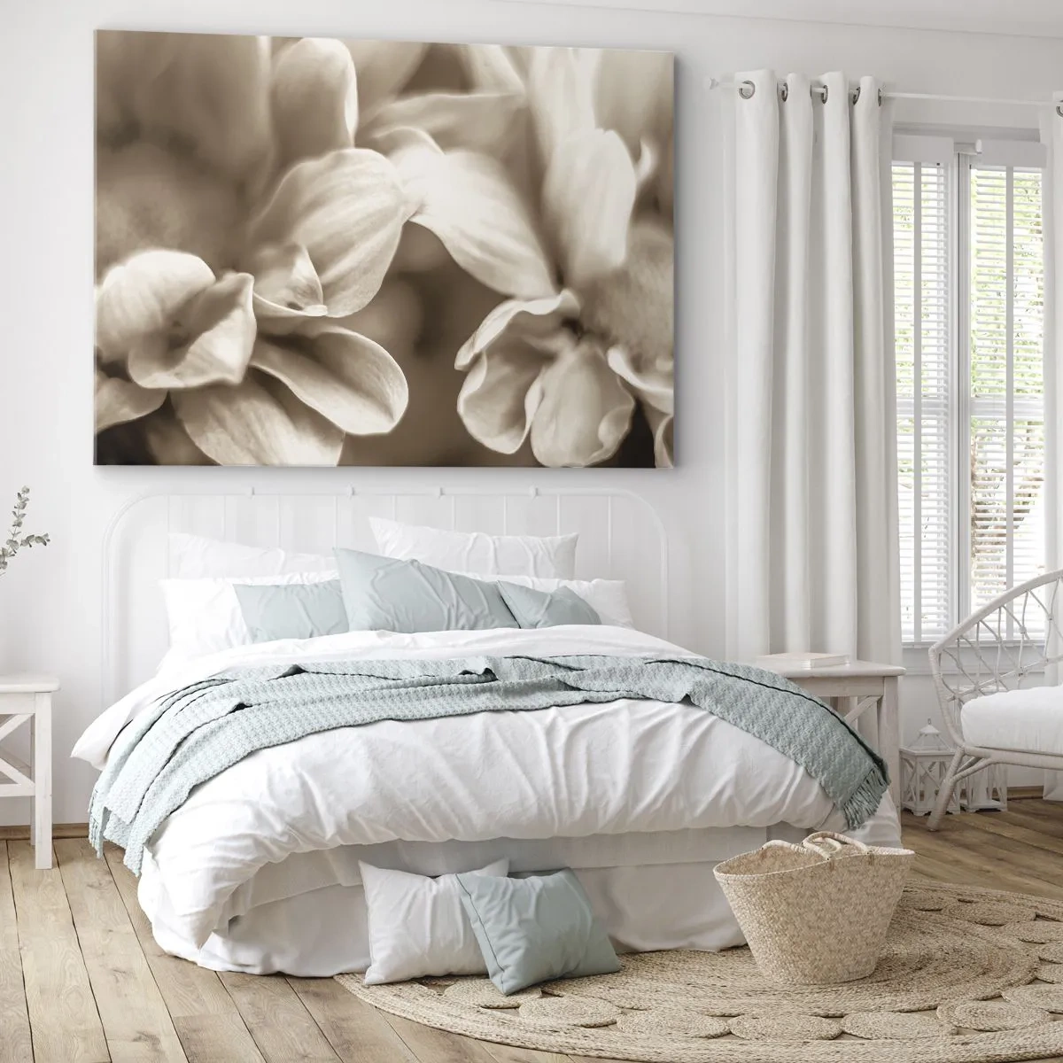 Bild auf Leinwand - Leinwandbild - Nahaufnahme von Blüten in zartem Sepia-Ton mit weichen Konturen - 70x50cm - So sanft wie ein Lächeln - Moderne Wanddekoration für Wohnzimmer und Schlafzimmer ARTTOR