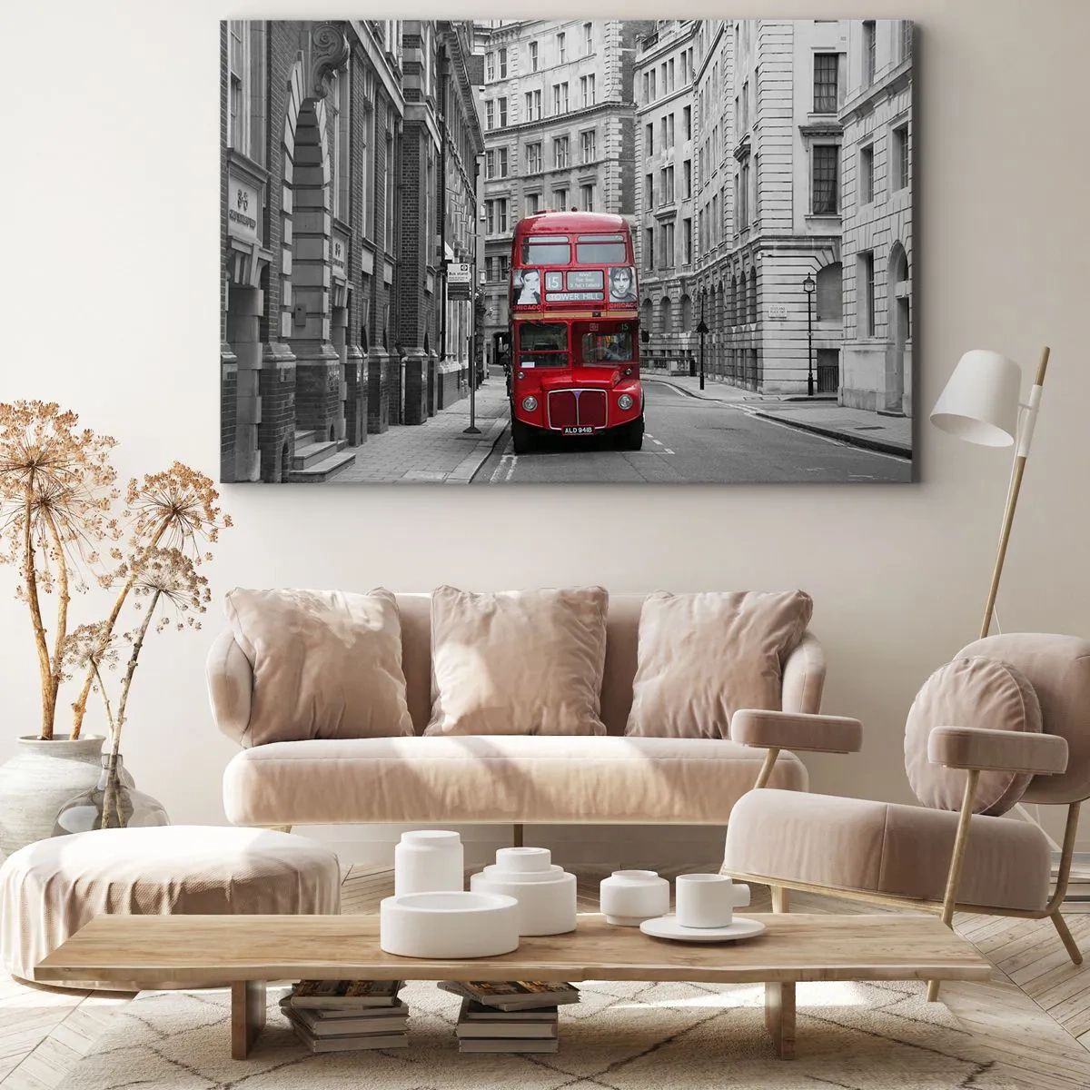 Bild auf Leinwand - Leinwandbild - Ein roter Bus vor einem Hintergrund aus schwarz-weißen Stadtgebäuden. - 120x80cm - Der Alltag muss nicht grau sein - Moderne Wanddekoration für Wohnzimmer und Schlafzimmer ARTTOR