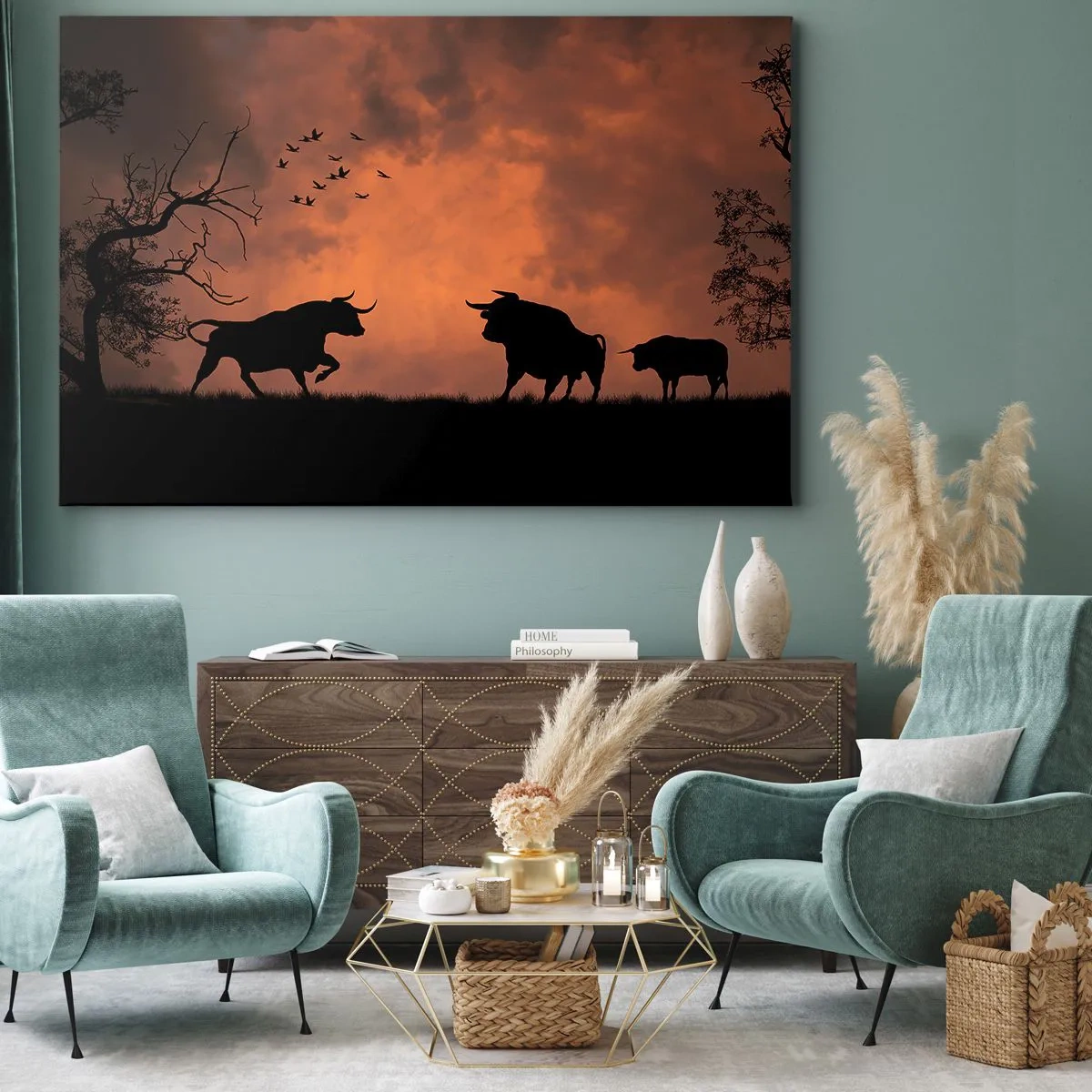 Bild auf Leinwand - Leinwandbild - Silhouetten von Stieren vor einem orangefarbenen Himmel bei Sonnenuntergang - 100x70cm - Ein dramatisches Naturschauspiel - Moderne Wanddekoration für Wohnzimmer und Schlafzimmer ARTTOR