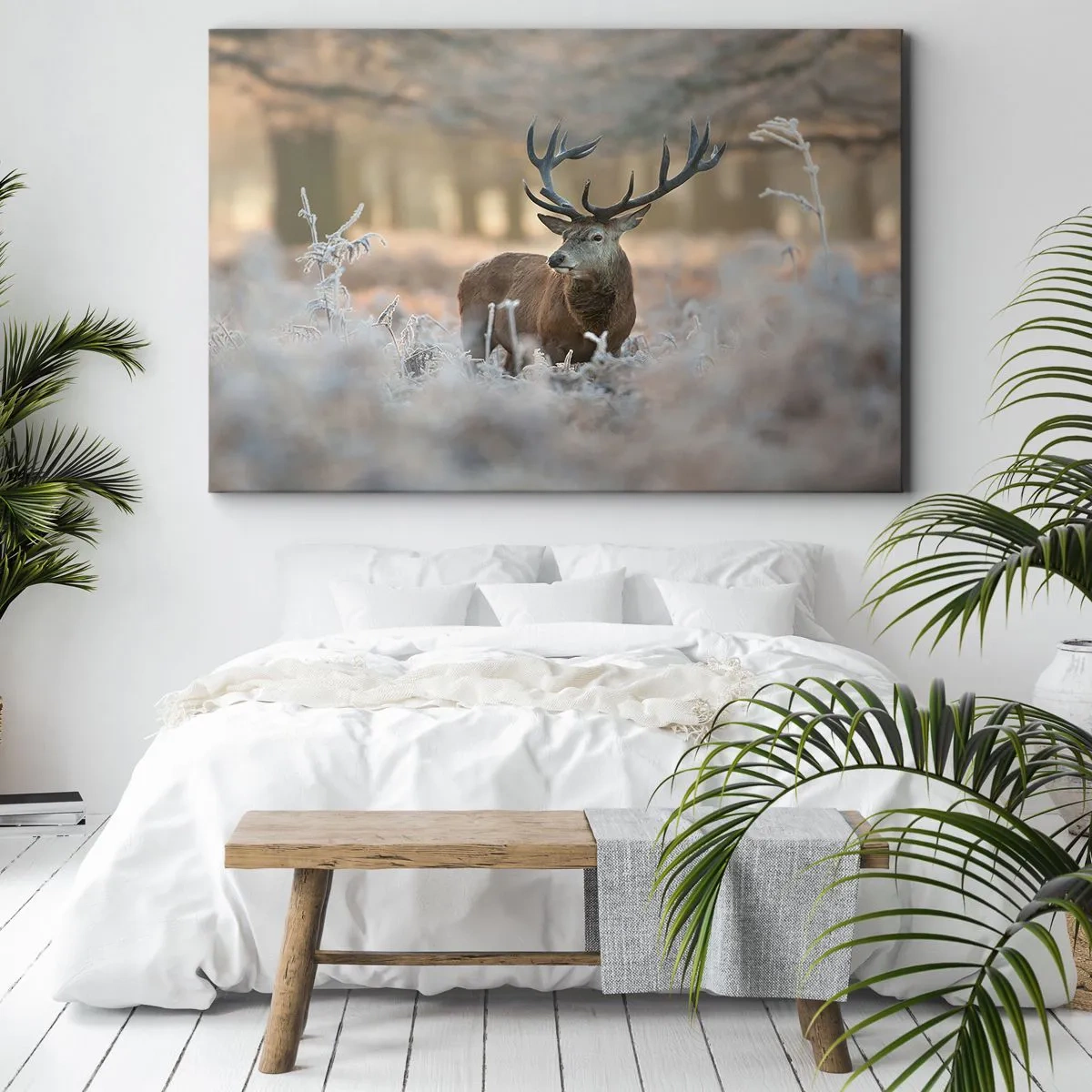 Bild auf Leinwand - Leinwandbild - Ein Reh auf einer frostigen Lichtung in einem Winterwald mit dezenten Farben - 100x70cm - Ein flotter Morgen - Moderne Wanddekoration für Wohnzimmer und Schlafzimmer ARTTOR