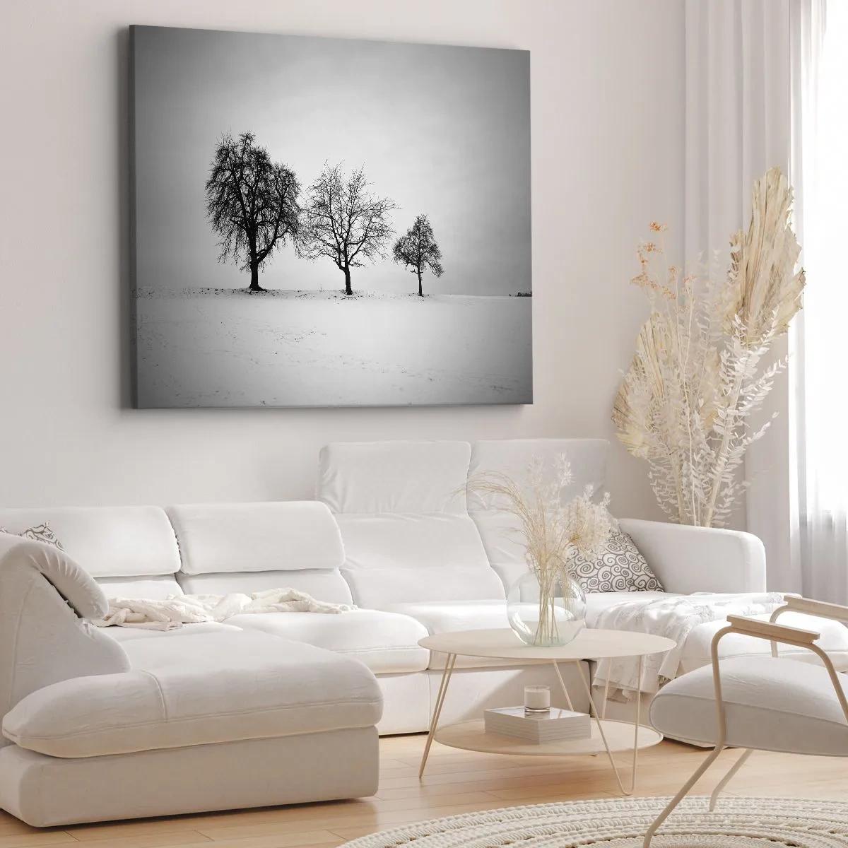 Bild auf Leinwand - Leinwandbild - Drei Bäume auf einem schneebedeckten Feld im monochromen Stil - 120x80cm - Wovon träumen sie? - Moderne Wanddekoration für Wohnzimmer und Schlafzimmer ARTTOR