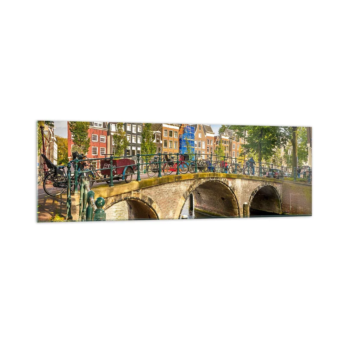 Glasbild - Bild auf glas - Ein malerischer Kanal mit einer Brücke in Amsterdam - 160x50cm - Frühling am Kanal - Moderne Wanddekoration für Wohnzimmer und Schlafzimmer ARTTOR