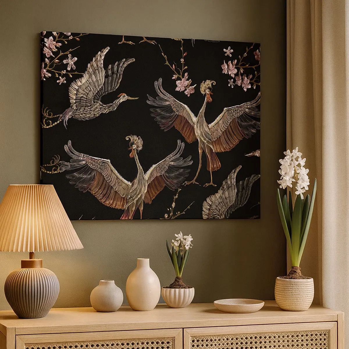 Bild auf Leinwand - Leinwandbild - Stilvolle Kraniche und Blumen auf schwarzem Hintergrund - 70x50cm - Märchenvogel - Moderne Wanddekoration für Wohnzimmer und Schlafzimmer ARTTOR