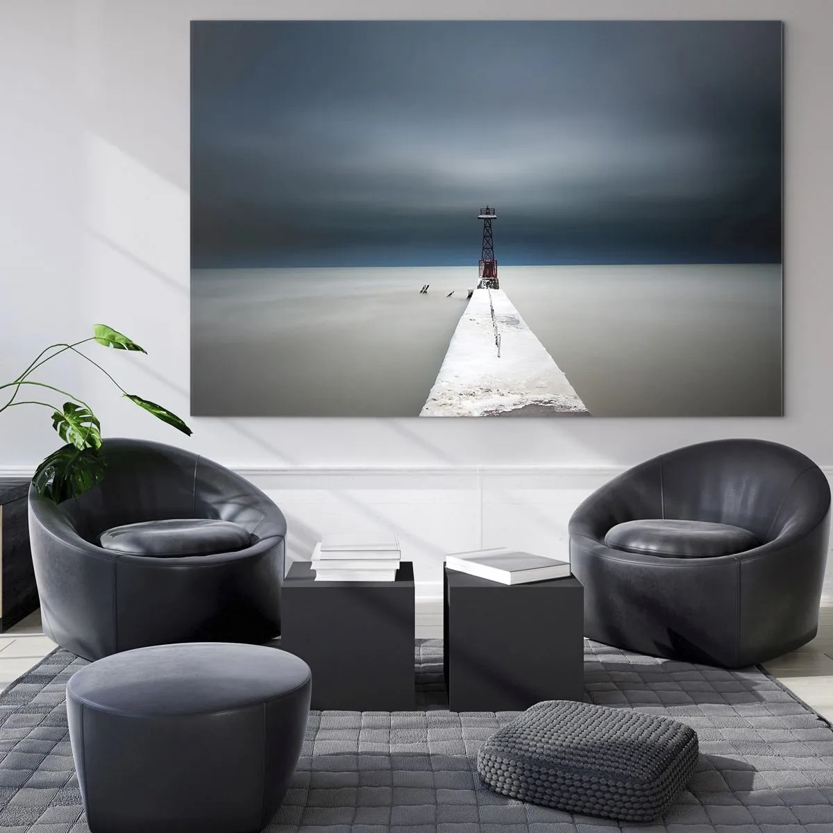 Glasbild - Bild auf glas - Ein minimalistischer Pier, der zum Leuchtturm führt, vor der Kulisse von Meer und Himmel - 120x80cm - Um der Weite zu begegnen - Moderne Wanddekoration für Wohnzimmer und Schlafzimmer ARTTOR