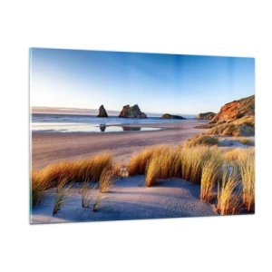 Glasbild - Bild auf glas - Ein Strand im Morgengrauen mit Gras und Felsen im Hintergrund und einem ruhigen Meer - 120x80cm - Für Friedenssuchende - Moderne Wanddekoration für Wohnzimmer und Schlafzimmer ARTTOR