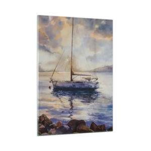 Glasbild - Bild auf glas - Eine Yacht, die in der Abenddämmerung in einer ruhigen Bucht vor Anker liegt - 50x70cm - Abend in der Bucht - Moderne Wanddekoration für Wohnzimmer und Schlafzimmer ARTTOR