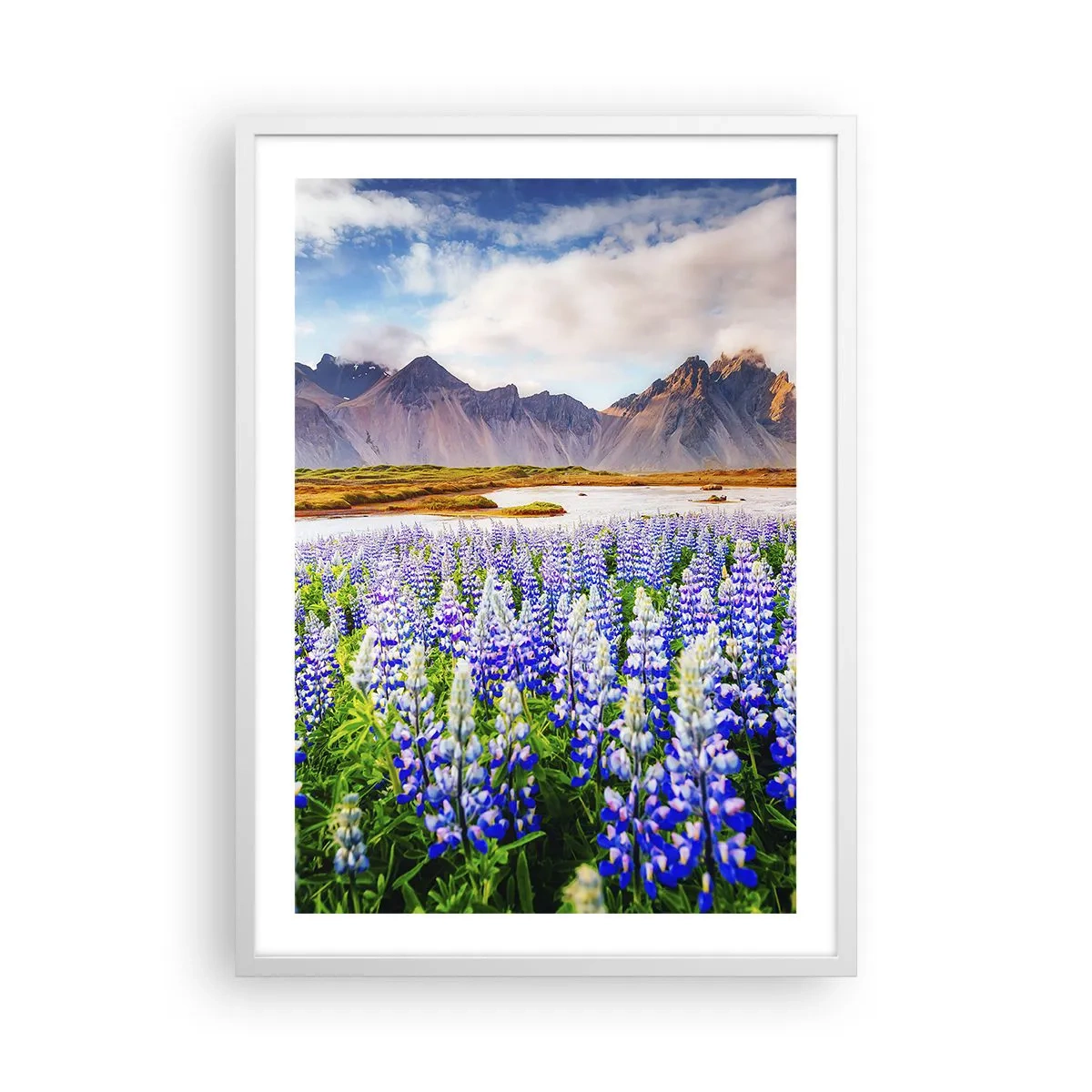 Poster in einem weißen Rahmen - Kraft und Strenge neben Sanftmut - 50x70 cm