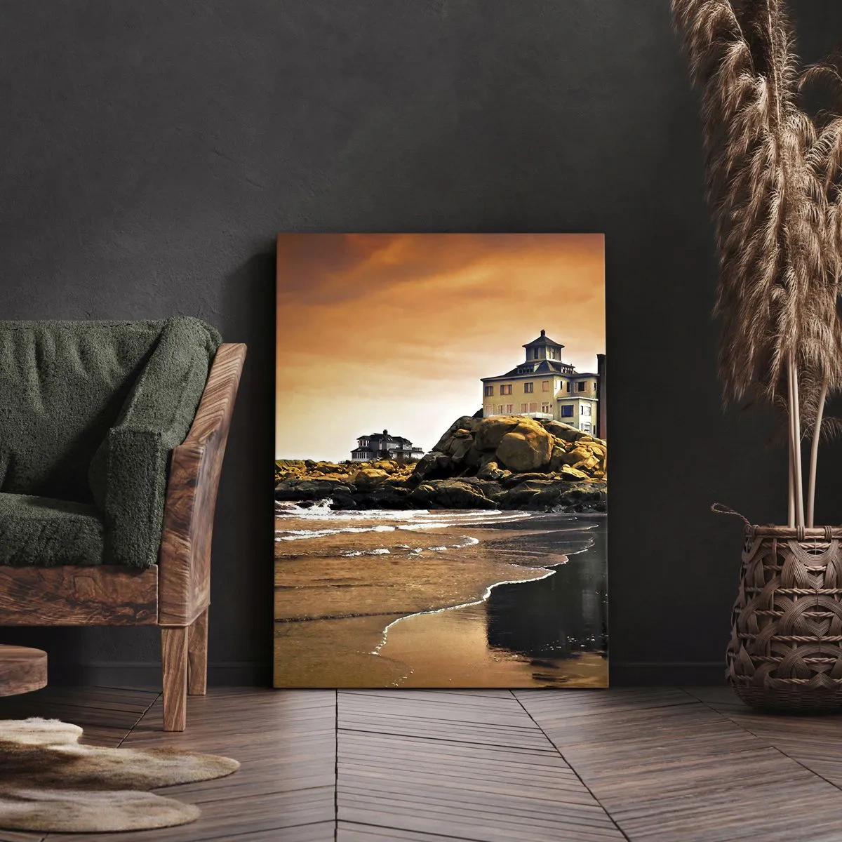 Bild auf Leinwand - Leinwandbild - Ein Haus auf einem Felsen am Strand bei Sonnenuntergang mit seiner Spiegelung im Wasser - 80x120cm - Eleganz der Westküste - Moderne Wanddekoration für Wohnzimmer und Schlafzimmer ARTTOR