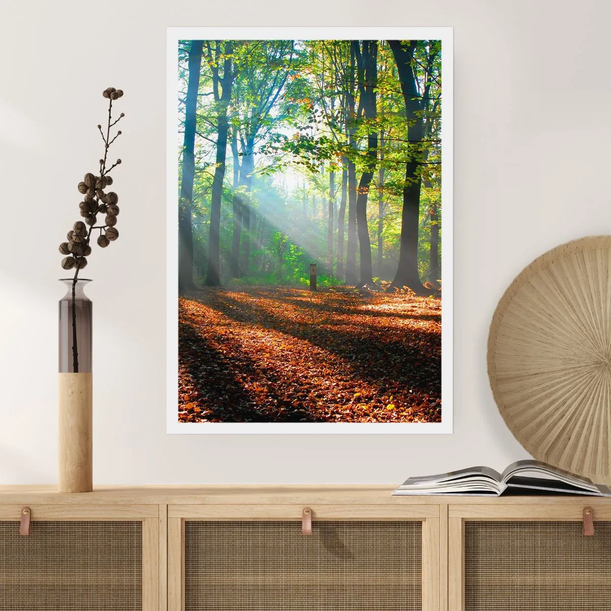 Poster - Sonnenstrahlen im herbstlichen Wald - 50x70cm - Licht und Schatten - Moderne Wanddekoration für Wohnzimmer und Schlafzimmer ARTTOR